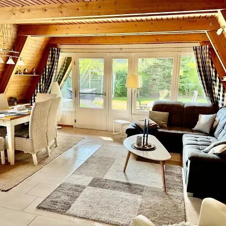 Ferienhaus Muehlenblick Zeltdachhaus, Sauna, Kamin, Hunde