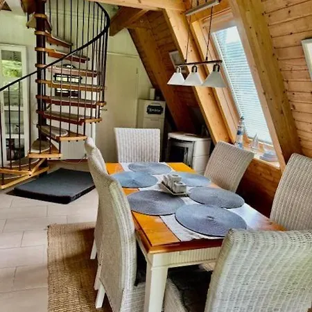Muehlenblick Zeltdachhaus, Sauna, Kamin, Hunde Ferienhaus Damp
